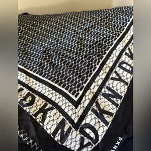 DKNY Monochrome Geometric Scarf